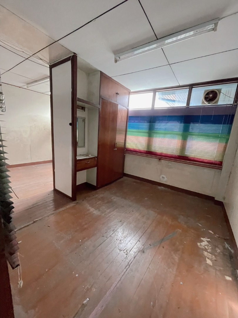 ให้เช่าอาคารทำเลทอง ใกล้ถนนข้าวสาร – เหมาะลงทุนทำ Homestay / Café