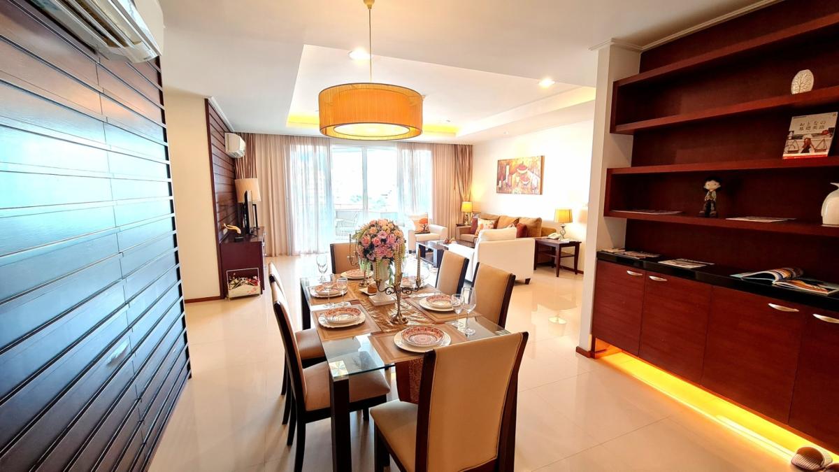  Piyathip Place, Sukhumvit Soi 39 (Phrom Phong)