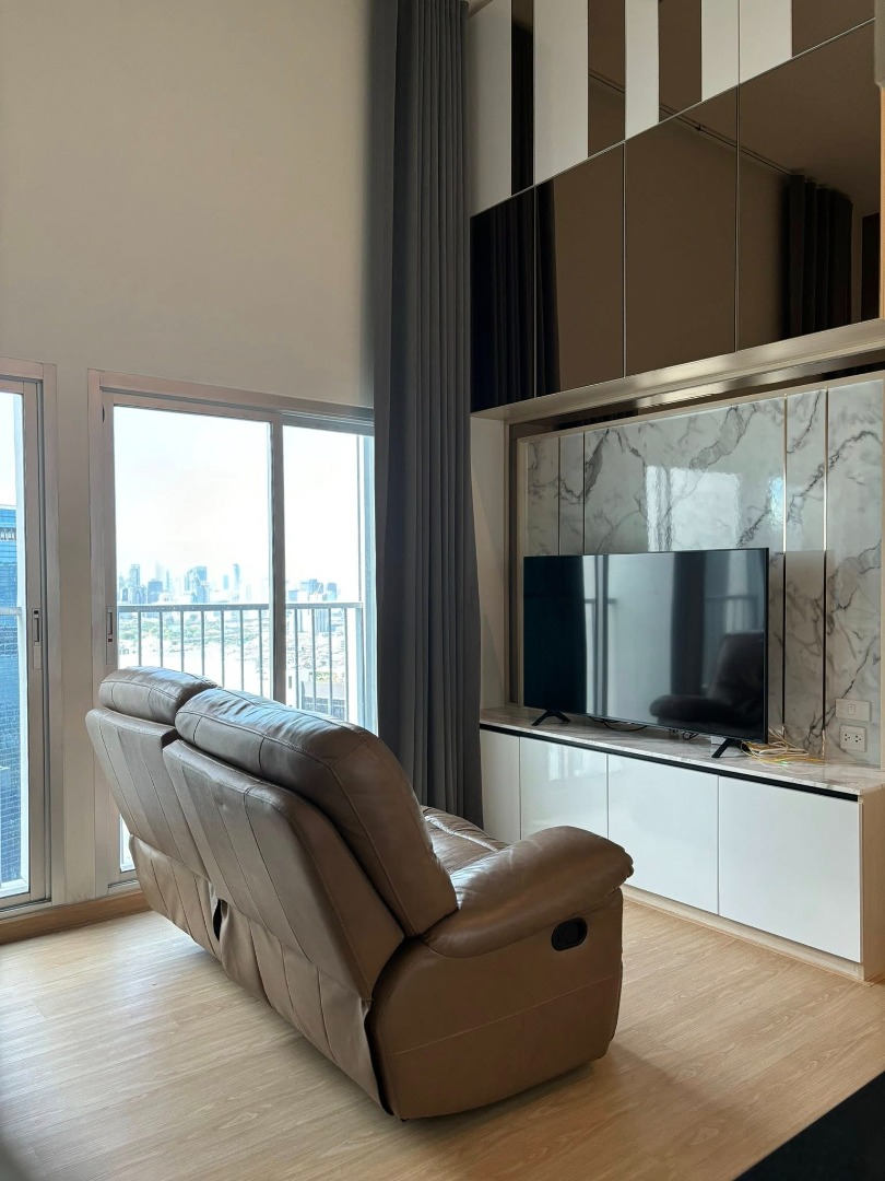 Noble Revolve Ratchada 1
