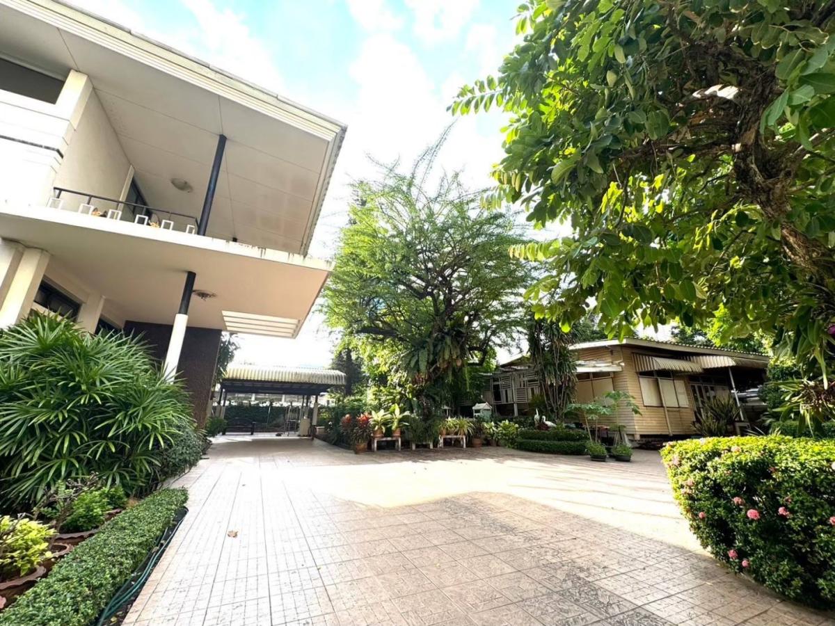 บ้านพร้อมที่ดิน เอกมัย 28