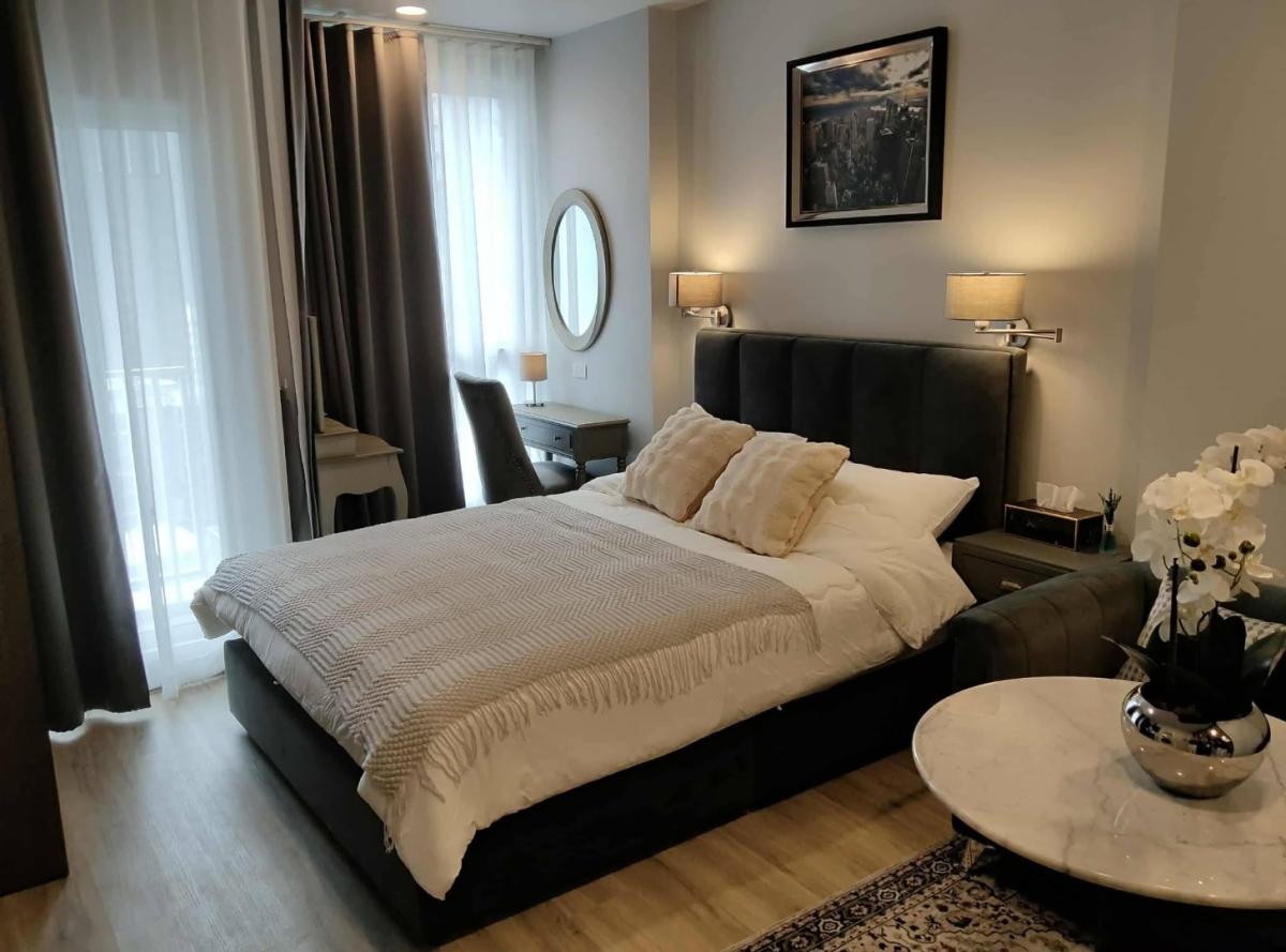 For Rent: CULTURE THONGLOR 