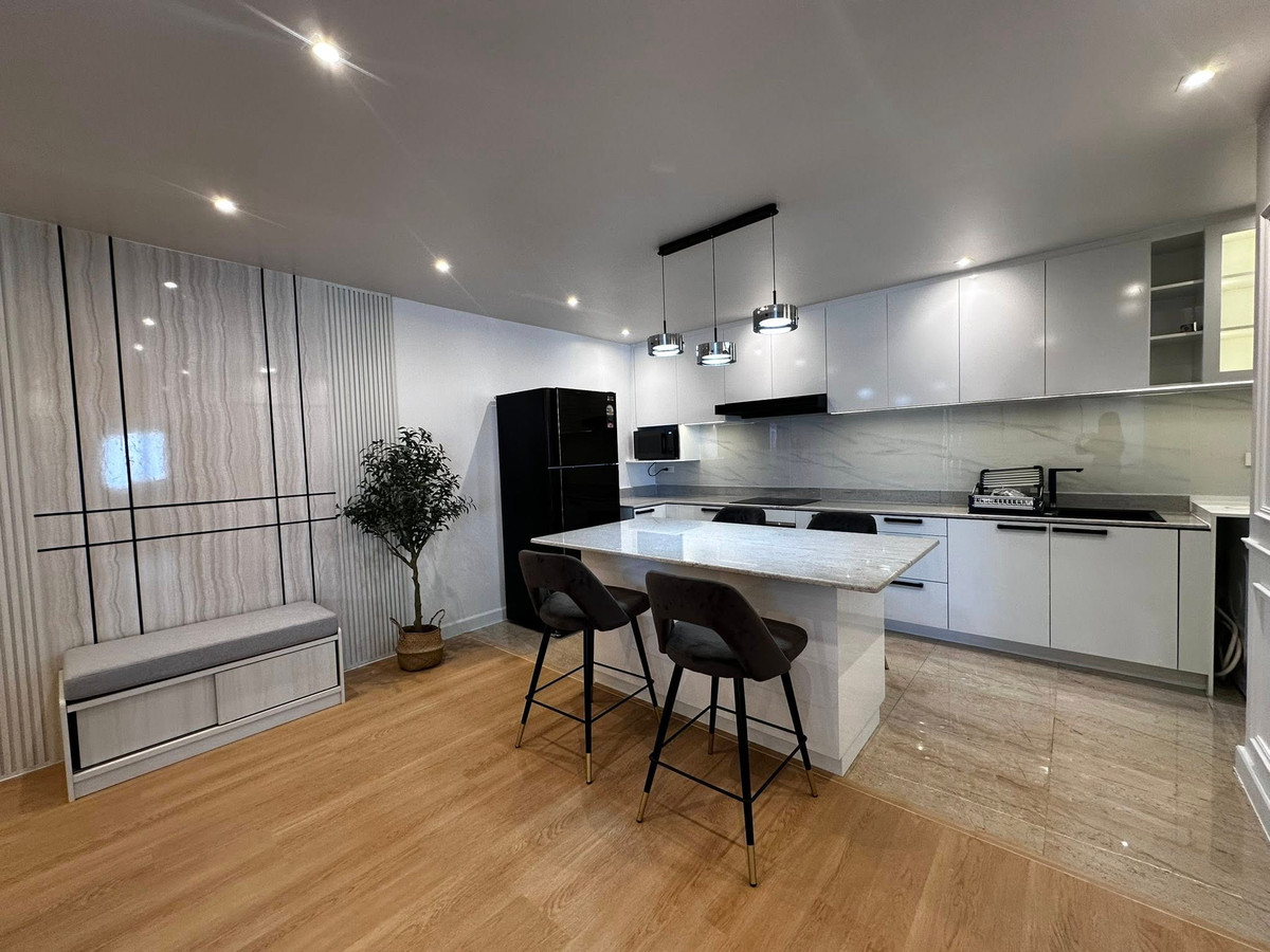 elle Park Residence – Narathiwat 24 / Sathupradit 19