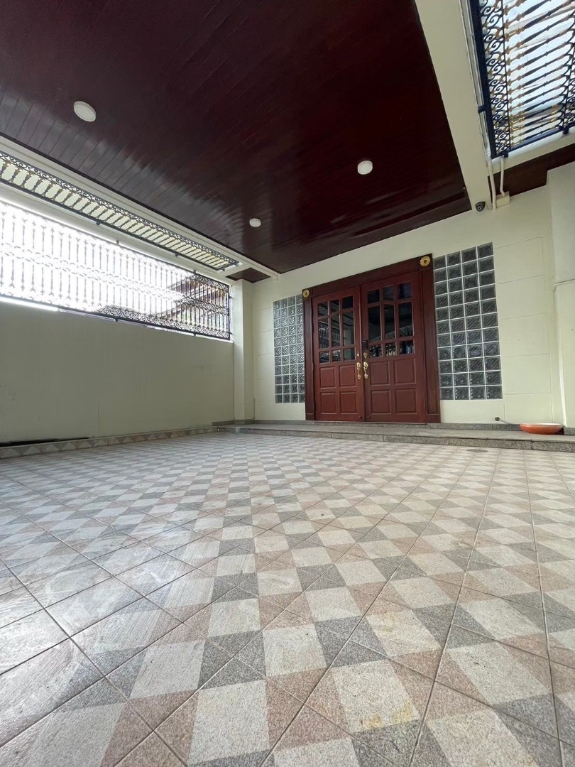 ให้เช่า Townhome ซอยนนทรี 5 | หลังมุม หน้ากว้าง 6 เมตร ใจกลางพระราม 3 