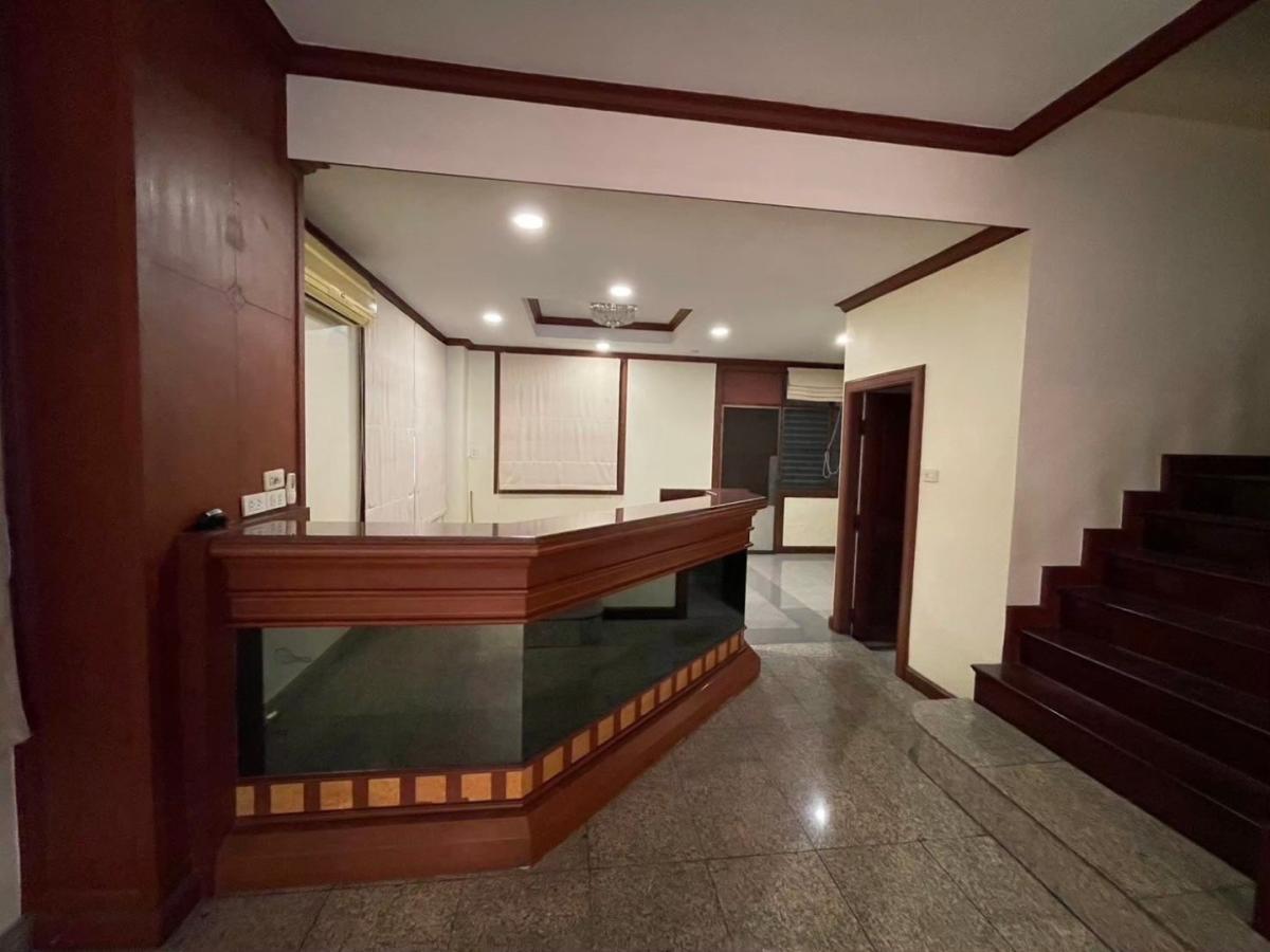 ให้เช่า Townhome ซอยนนทรี 5 | หลังมุม หน้ากว้าง 6 เมตร ใจกลางพระราม 3 