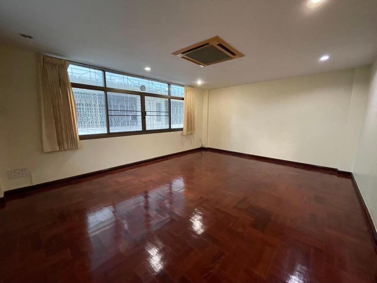 ให้เช่า Townhome ซอยนนทรี 5 | หลังมุม หน้ากว้าง 6 เมตร ใจกลางพระราม 3 