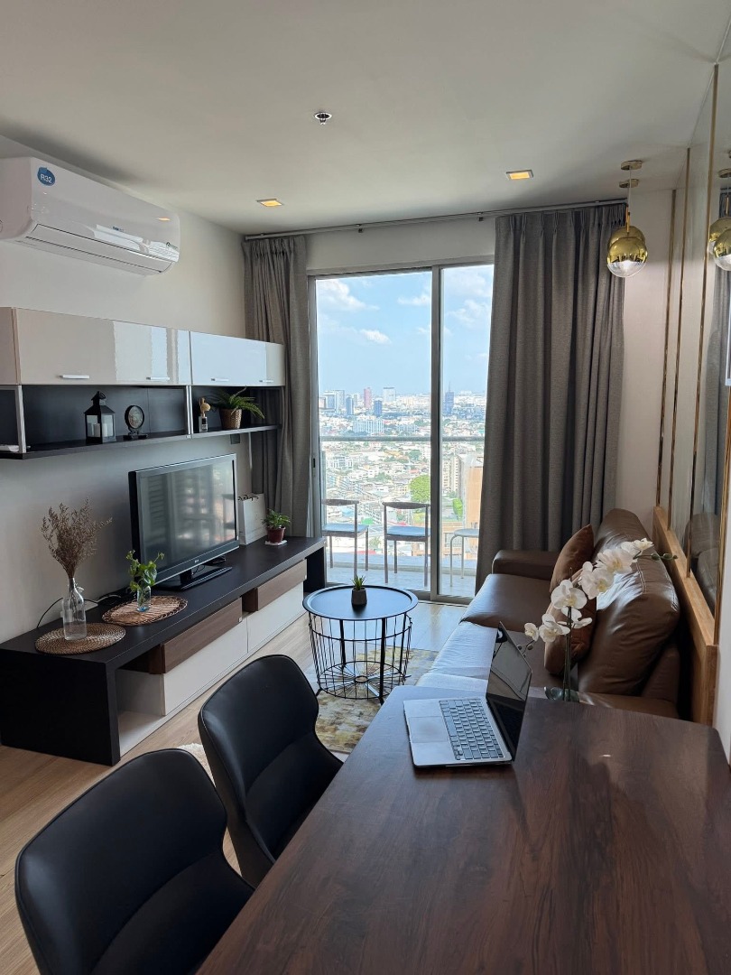 ให้เช่า Sky Walk Residence | ชั้นสูง วิวเมืองเต็มๆ ติด BTS พระโขนง 🚆