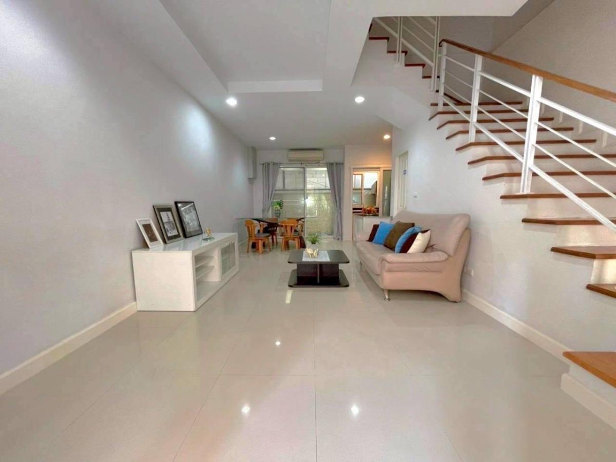 ให้เช่า บ้านสาทร | Pet-Friendly 🐶 | ใกล้ BTS สุรศักดิ์ | 200 ตร.ม. 3 ชั้น 🏡