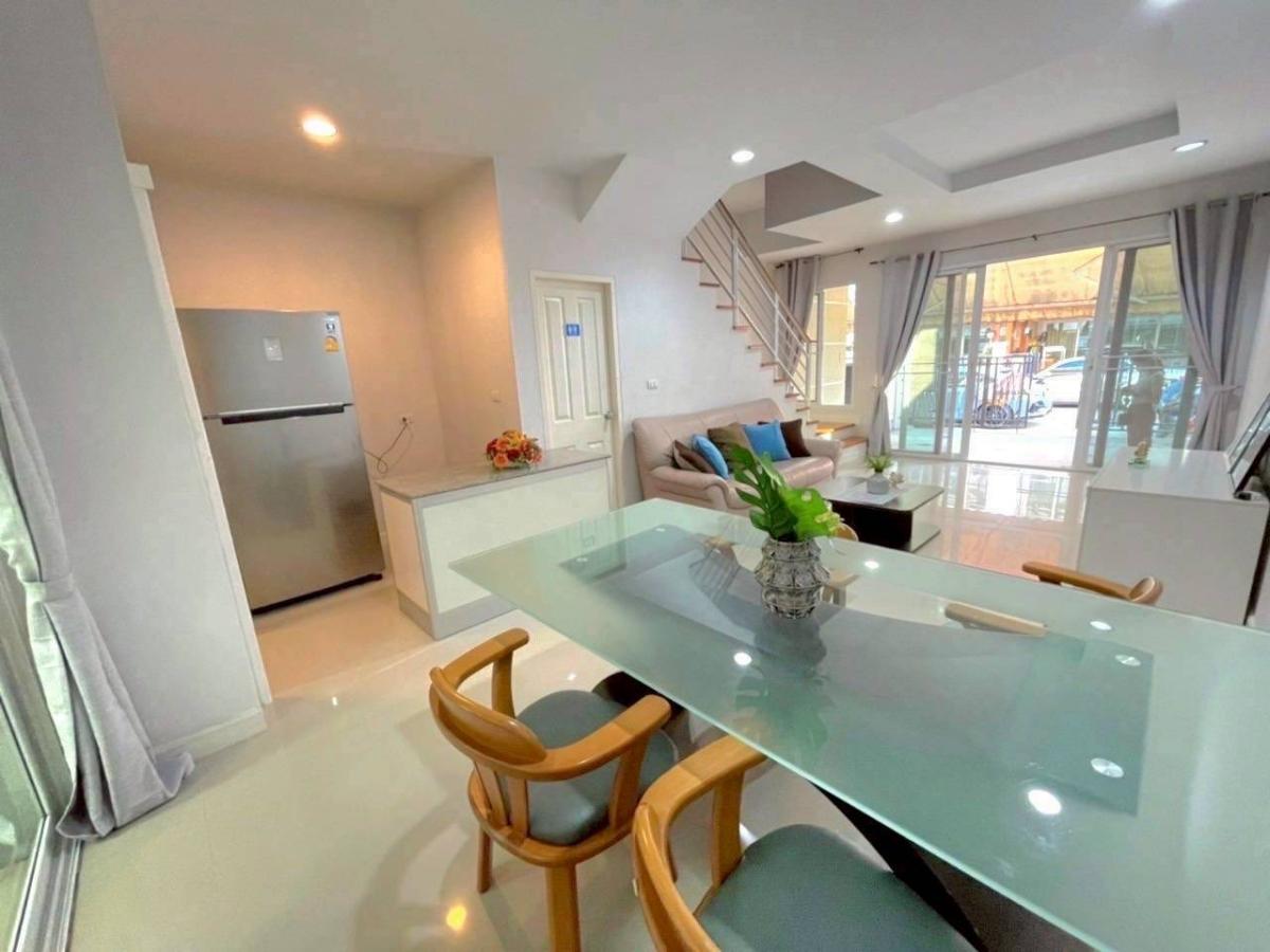 ให้เช่า บ้านสาทร | Pet-Friendly 🐶 | ใกล้ BTS สุรศักดิ์ | 200 ตร.ม. 3 ชั้น 🏡