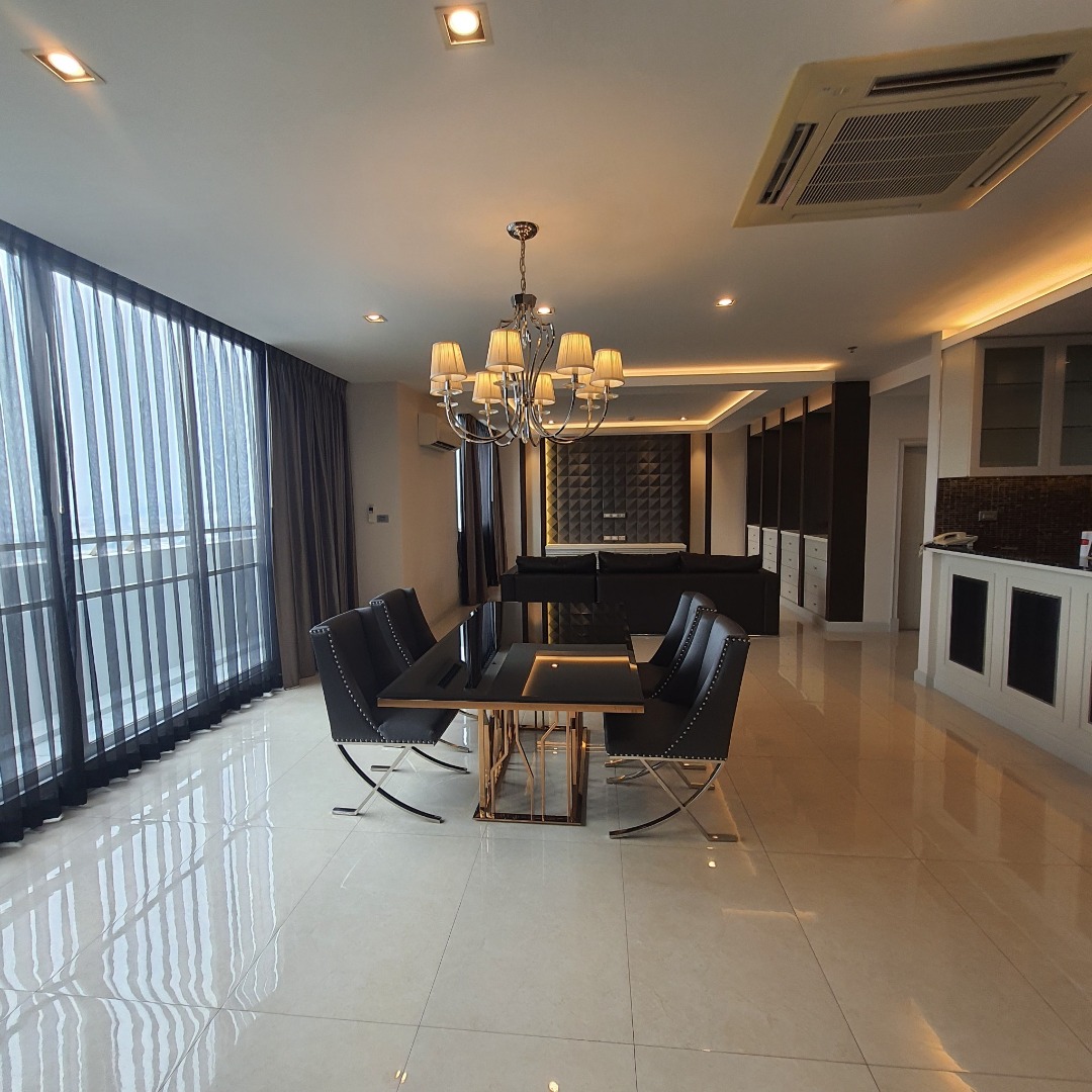 The Four Wings Residence Srinakarin