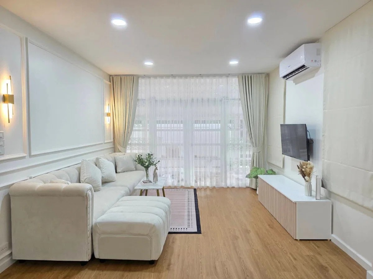ให้เช่า บ้านเดี่ยวชั้นเดียว ตกแต่งหรู พร้อมเข้าอยู่ – ห้วยขวาง