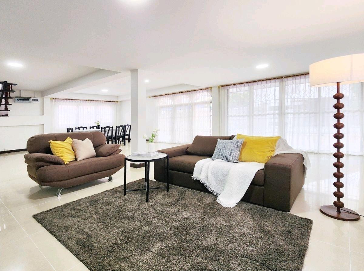 ให้เช่า บ้านเดี่ยวรีโนเวทใหม่ ย่านห้วยขวาง