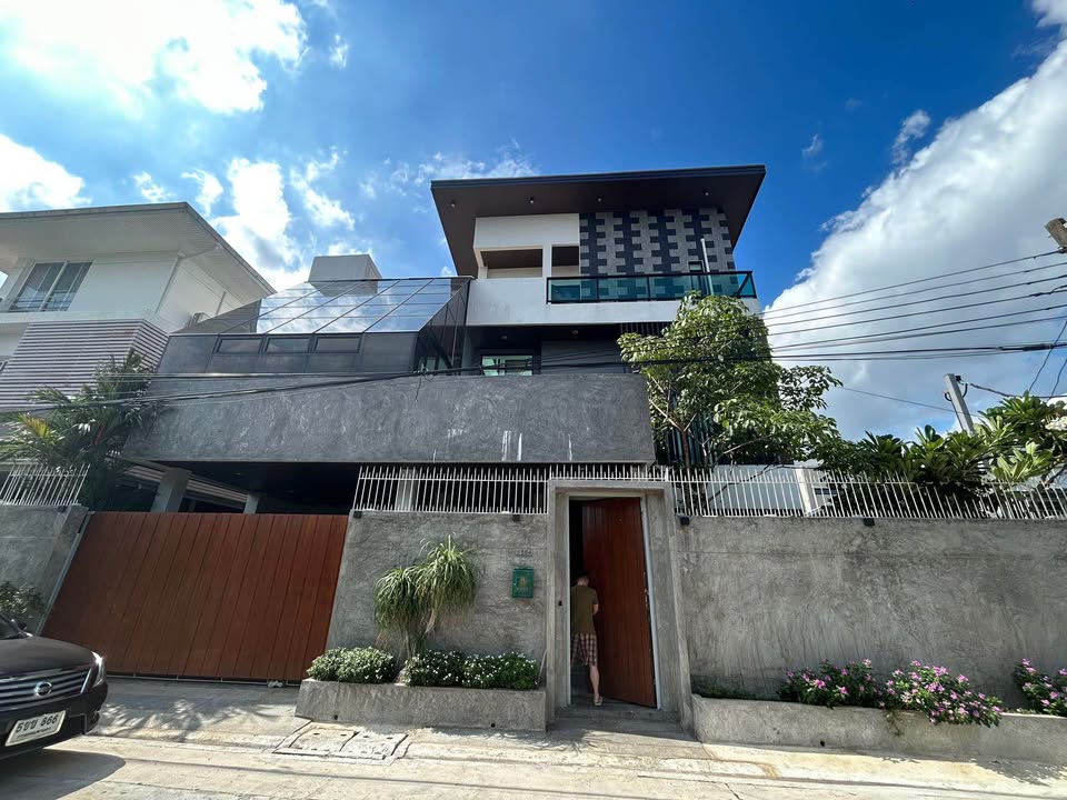 Prime Rama 9