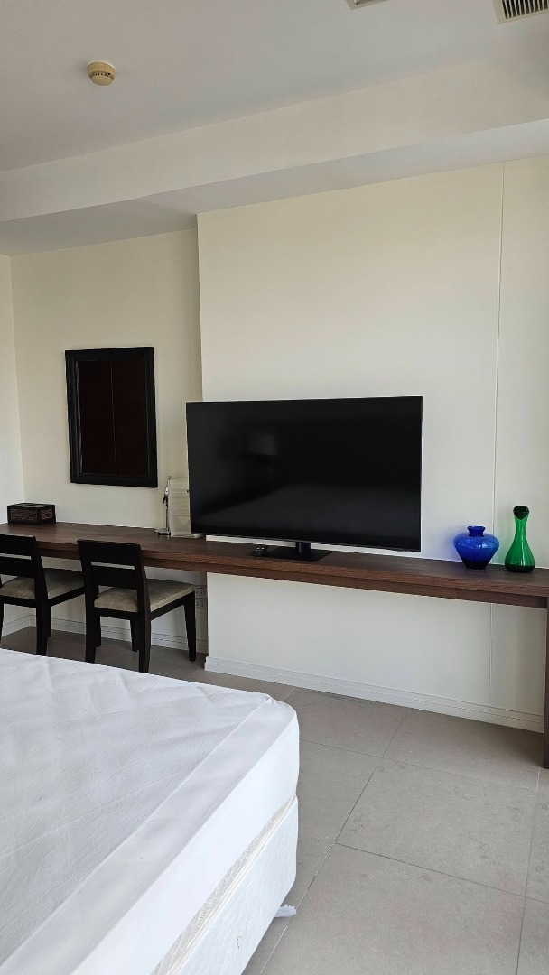 the river condominium