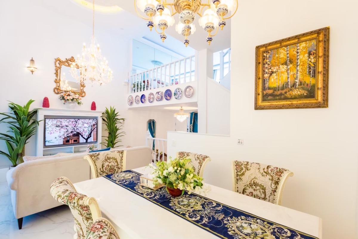 luxury townhouse at crystal ville