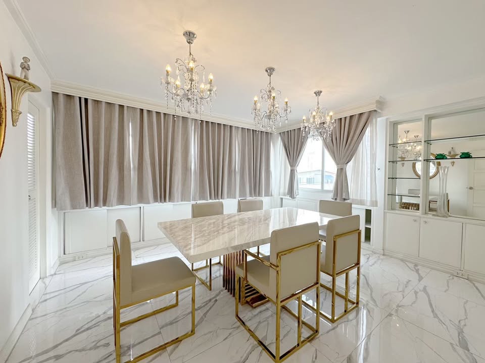 ขาย Low-Rise Duplex Penthouse ใจกลางเพลินจิต