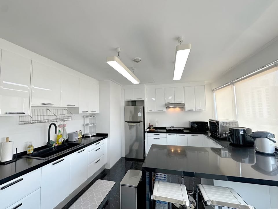 ขาย Low-Rise Duplex Penthouse ใจกลางเพลินจิต