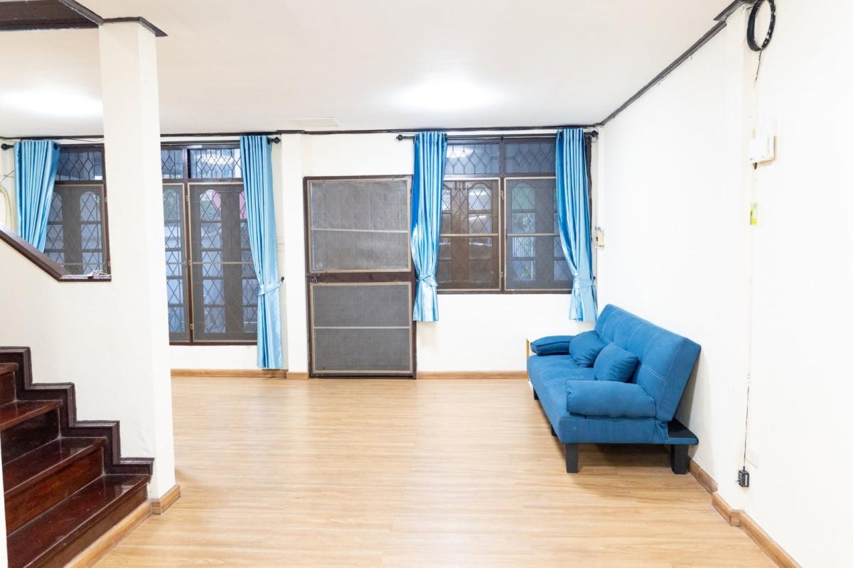  2-storey house in huai khwang – ratchada