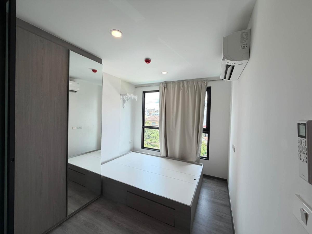  Brixton Pet & Play Phahol 50 Station