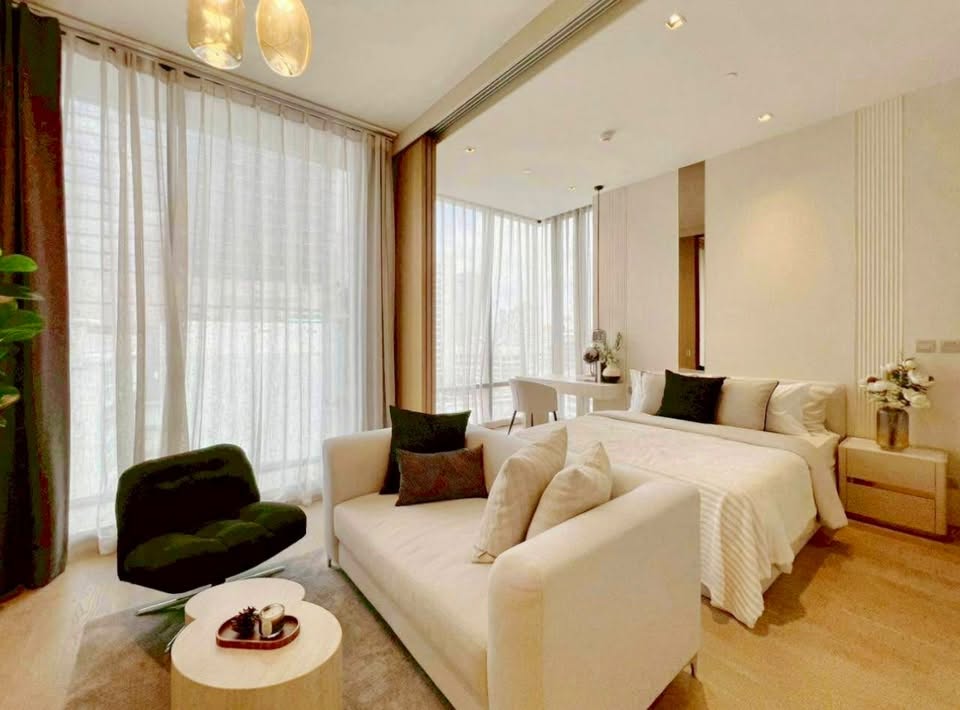  Ashton Silom
