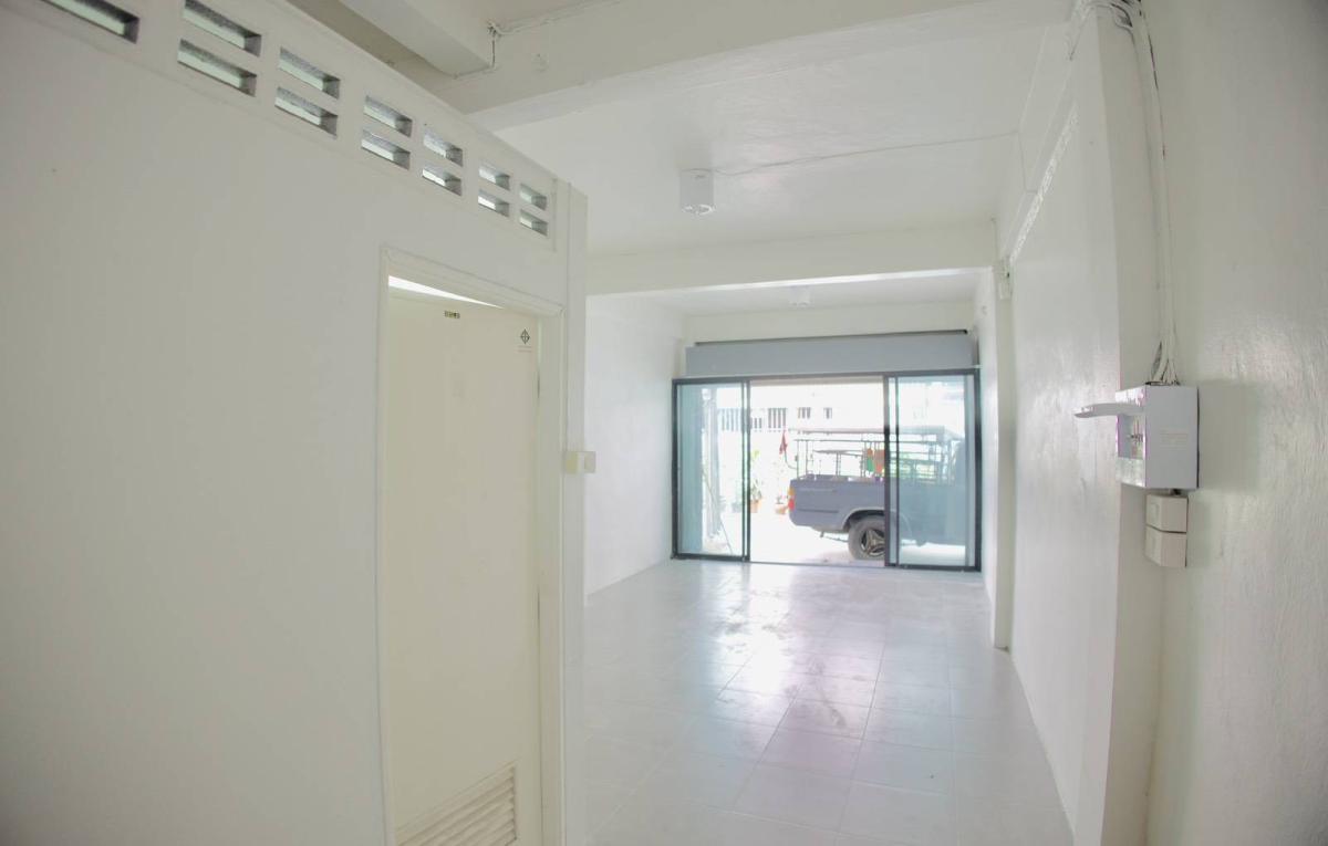 SATHORN 11 | RENOVATED 4-STOREY TOWNHOUSE FOR RENT
