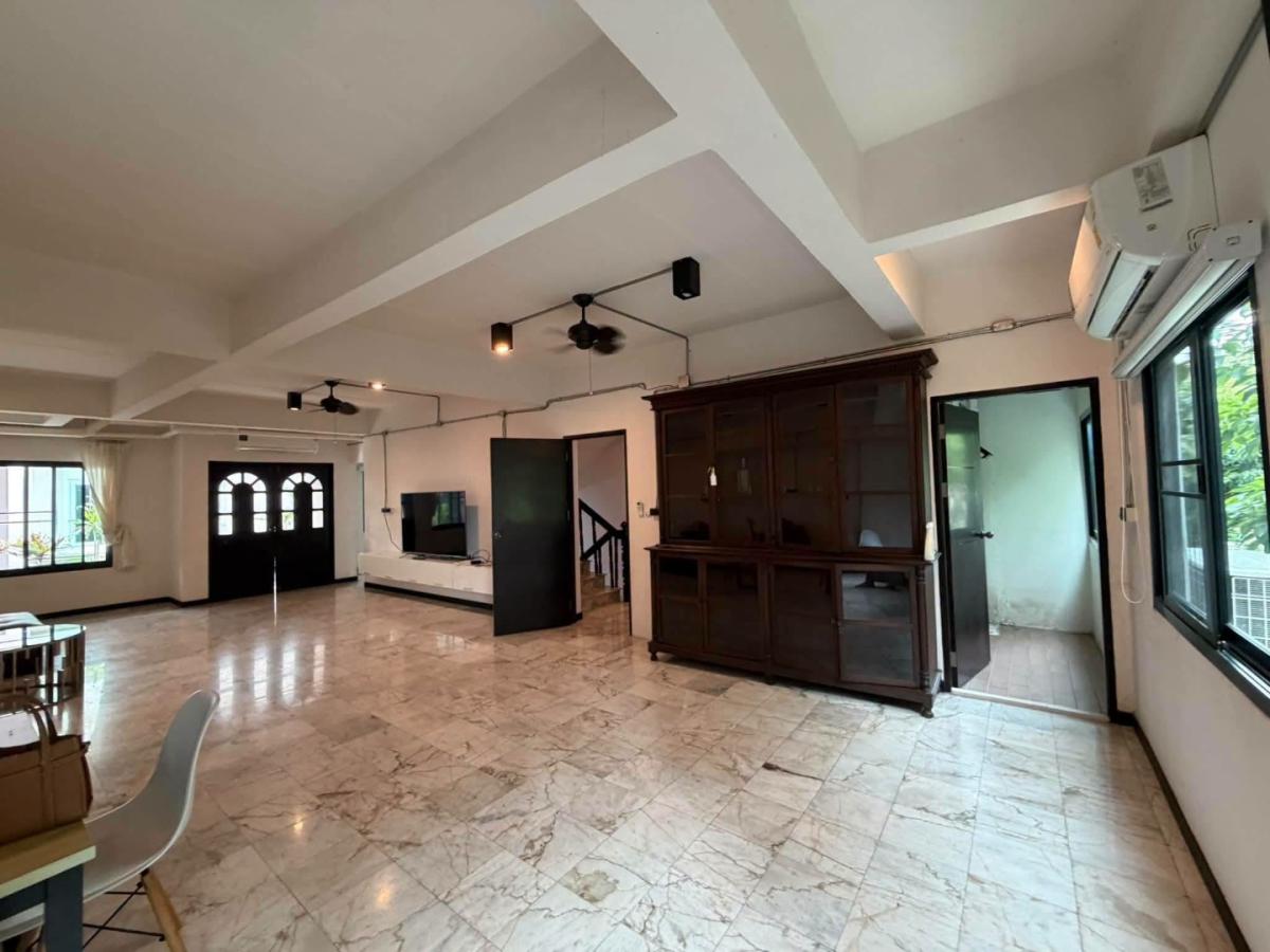 5-STOREY LOFT TOWNHOME | FOR SALE & RENT