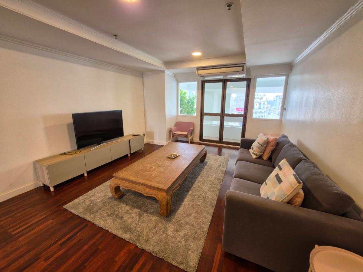 crystal garden sukhumvit 4